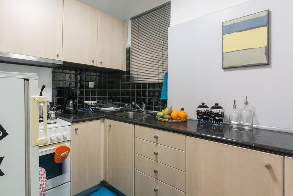 Modern Flat In City Center Athens Exterior photo